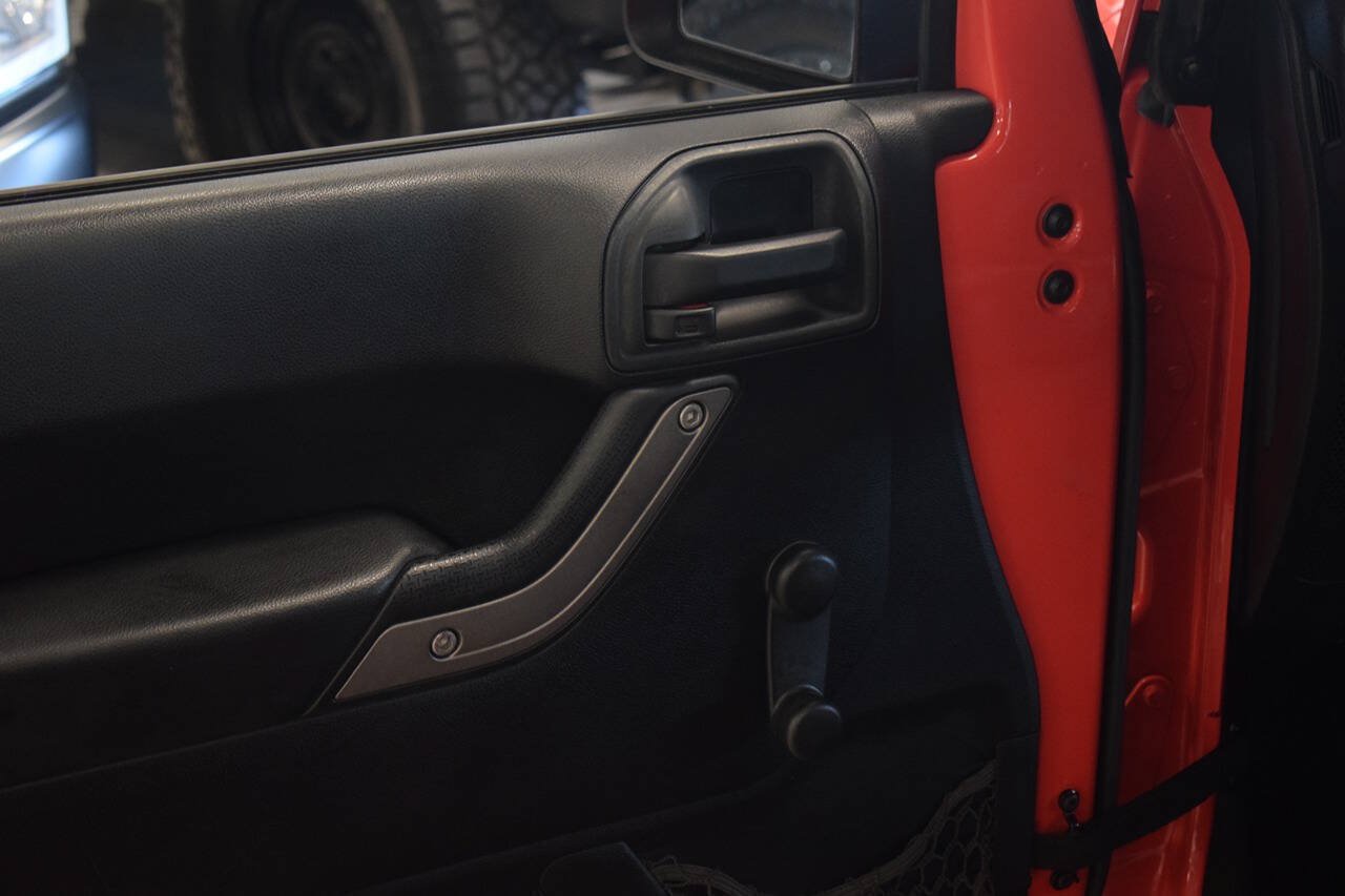 Used 2013 Jeep Wrangler Sport AWD/4WD image 19