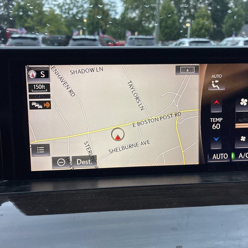 Used 2019 Lexus LX 570 4WD w/ Luxury Package image 18