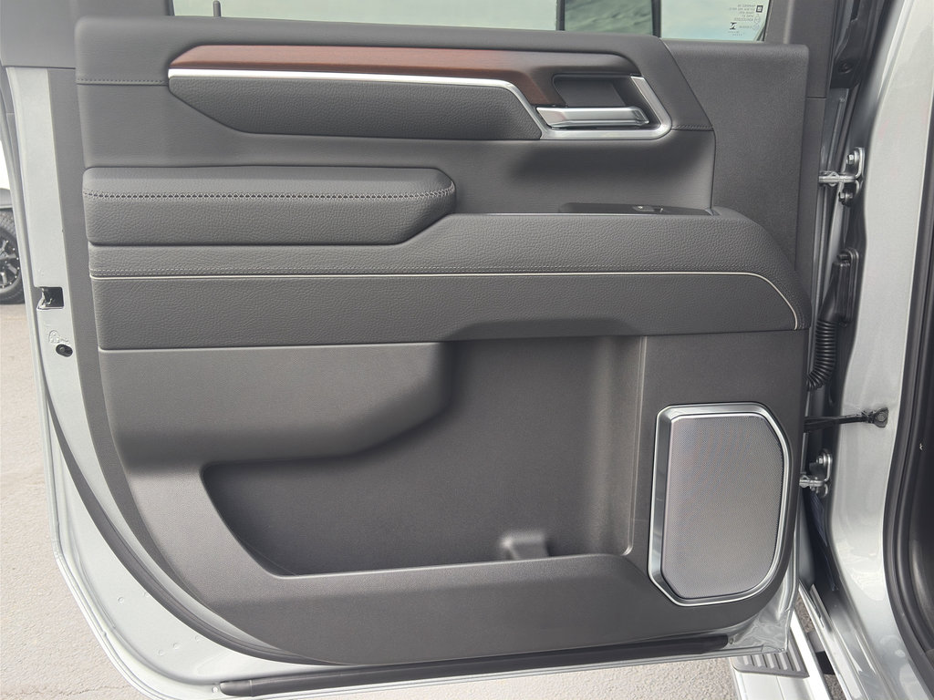 New 2026 GMC Sierra 2500 Denali w/ Denali Reserve Package image 13