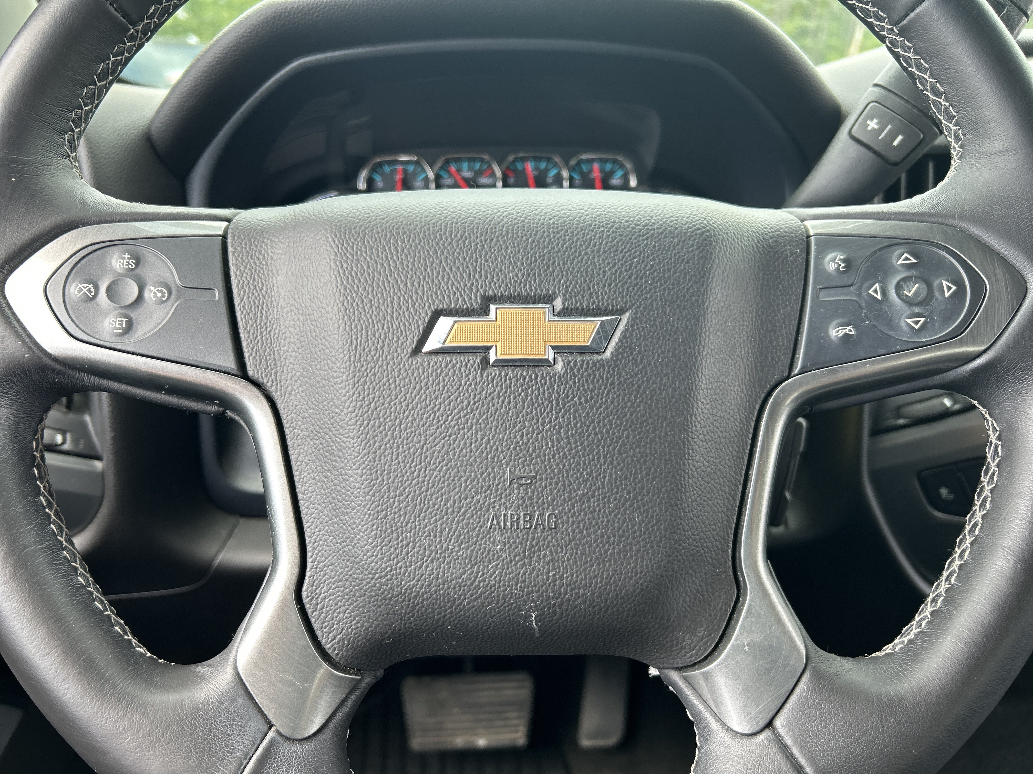 Used 2018 Chevrolet Silverado 1500 LT w/ Midnight Edition AWD/4WD image 14