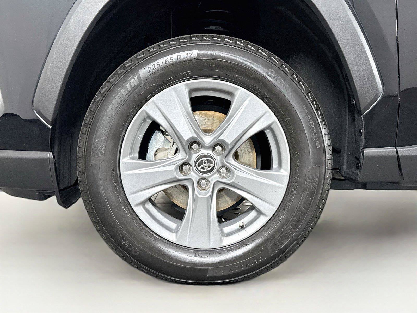 Certified 2025 Toyota RAV4 LE AWD/4WD image 42