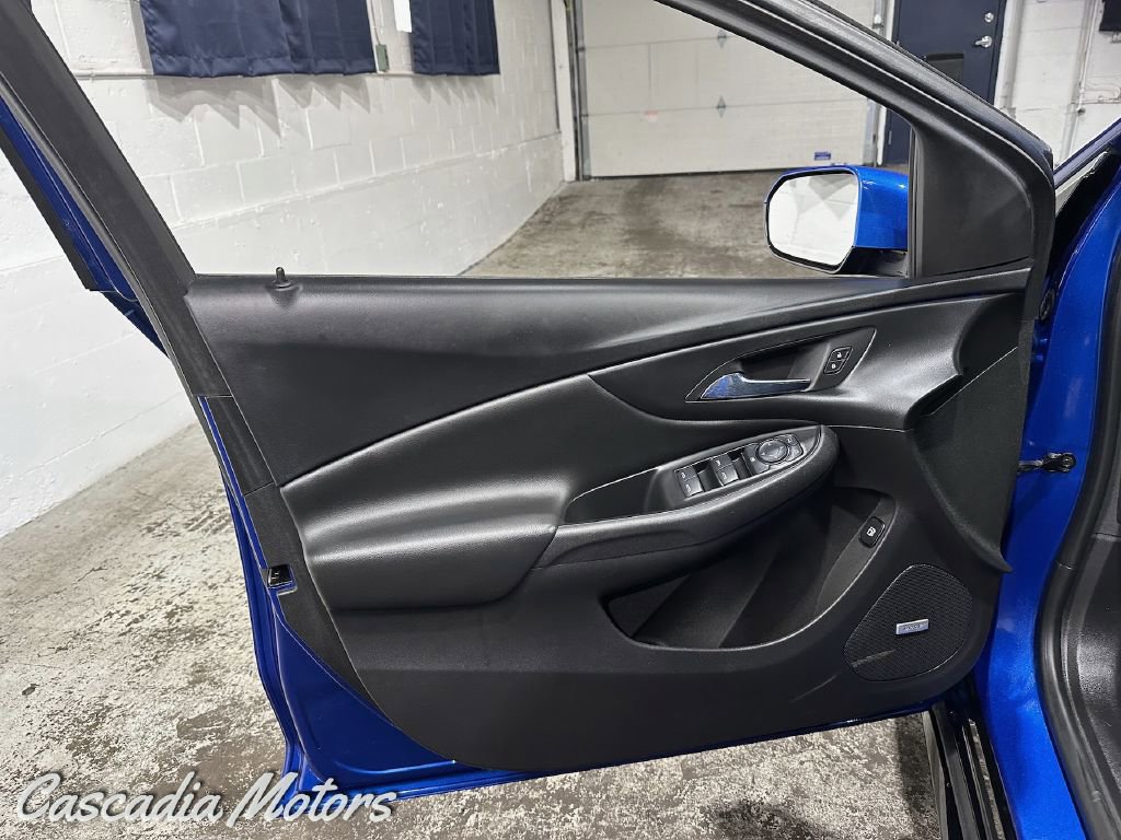 Used 2017 Chevrolet Volt Premier FWD image 25