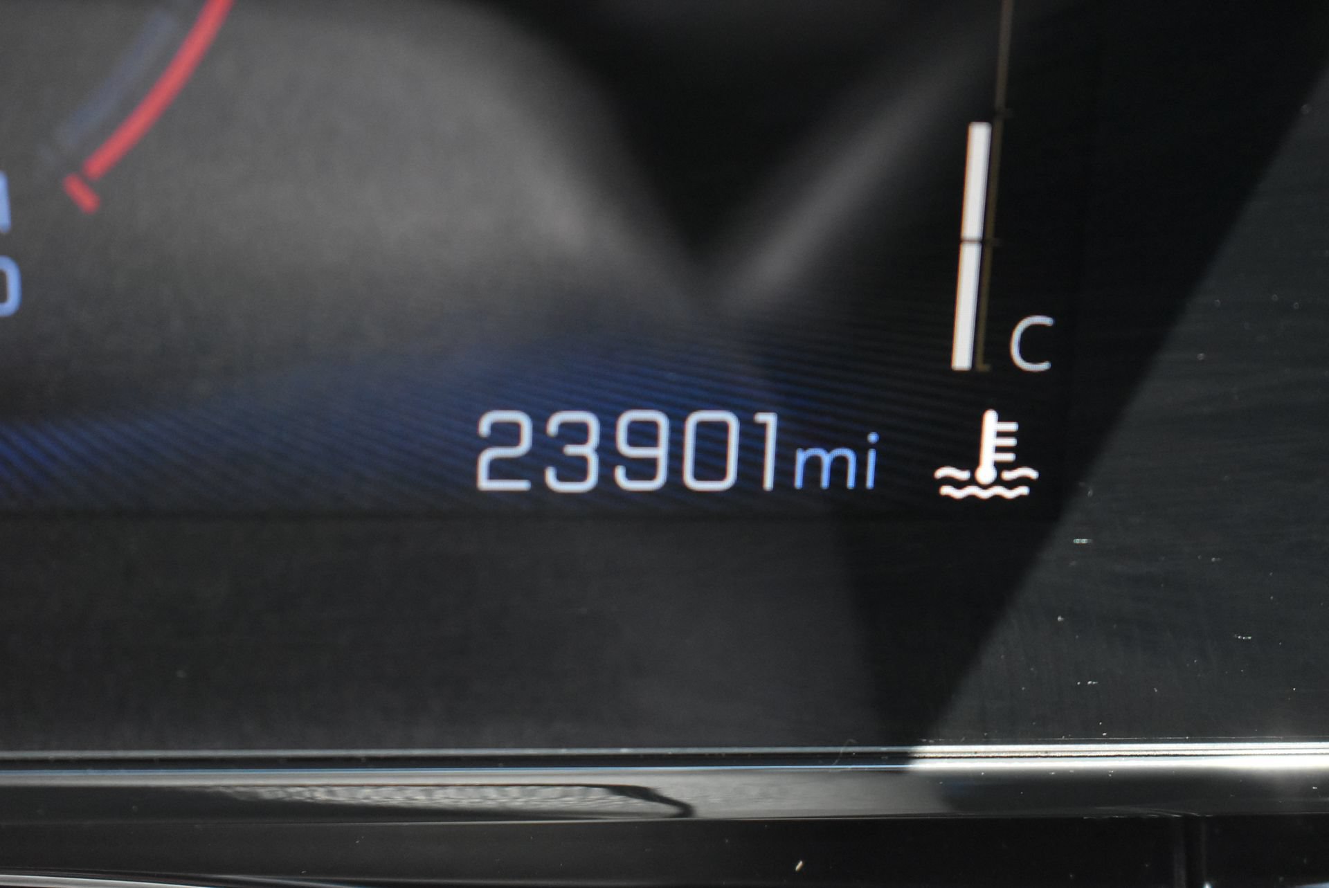 Used 2024 Chevrolet Trax RS w/ Driver Confidence Package FWD image 31
