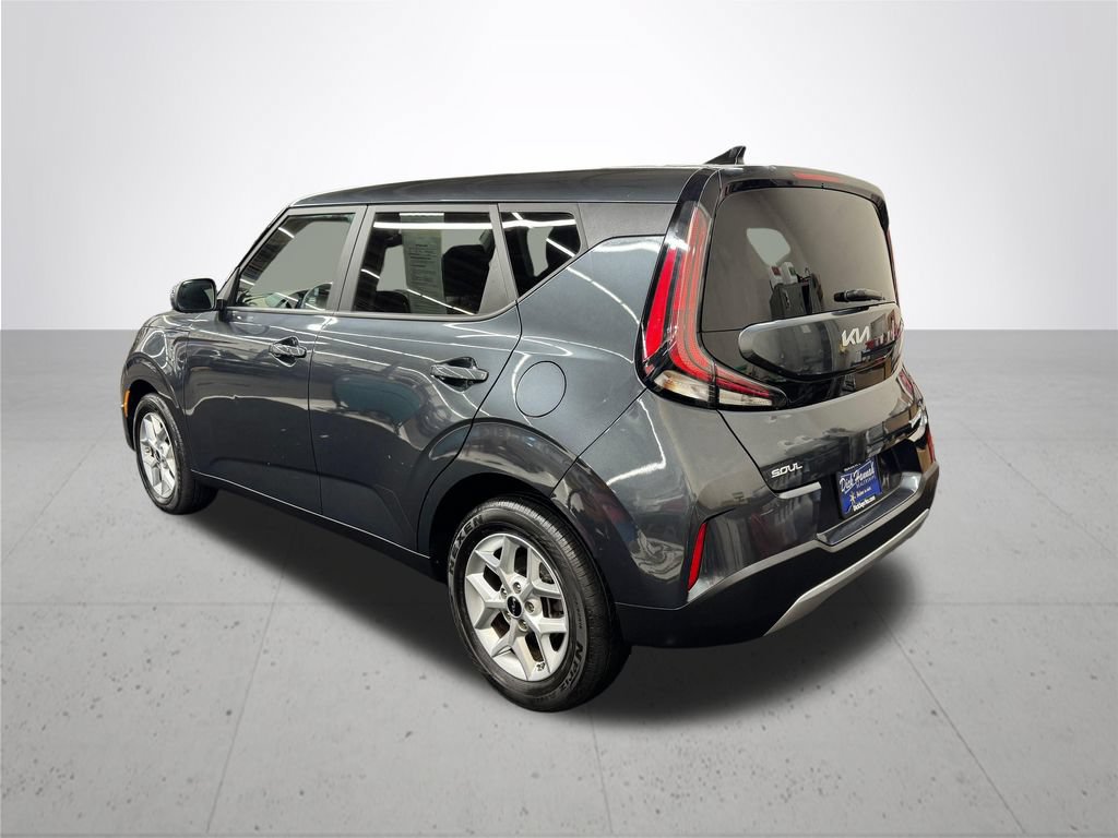 Used 2023 Kia Soul S FWD image 4