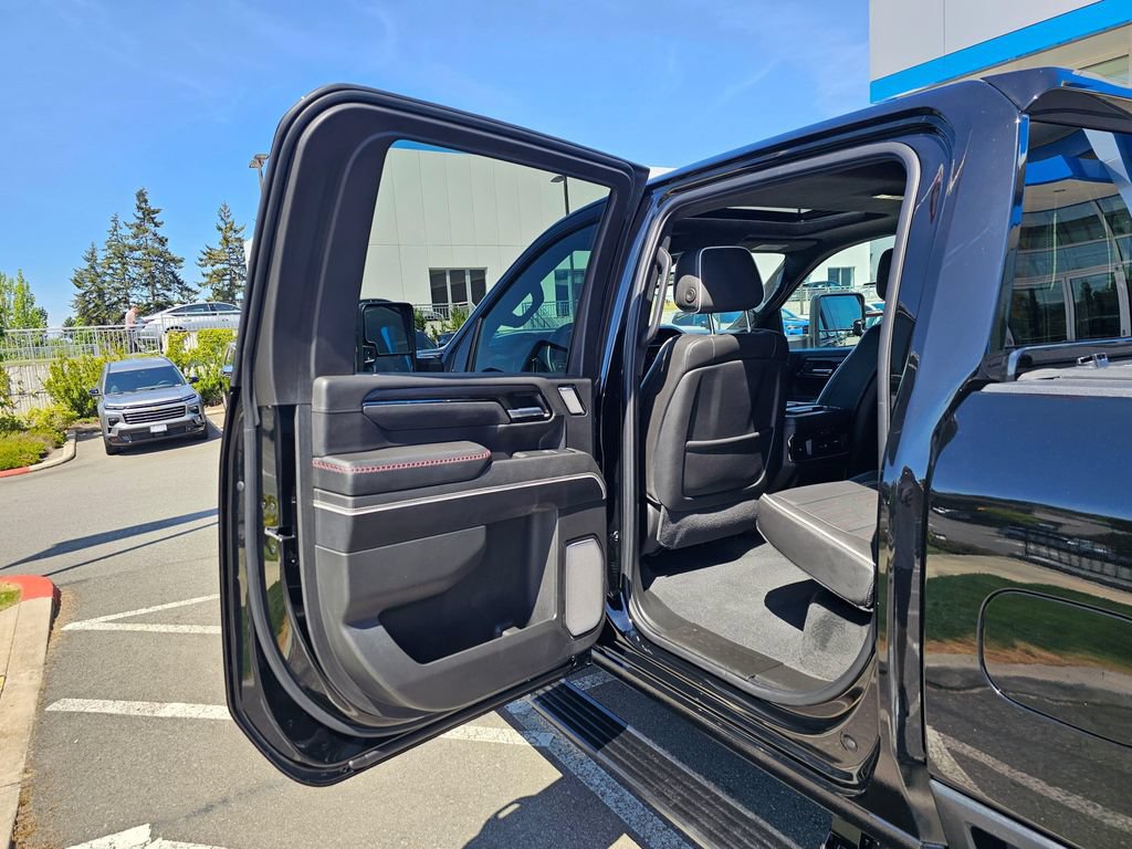 Used 2025 GMC Sierra 2500 AT4X AWD/4WD image 16
