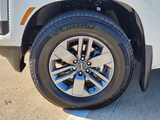 Used 2025 Nissan Frontier SV w/ SV Convenience Package RWD image 17