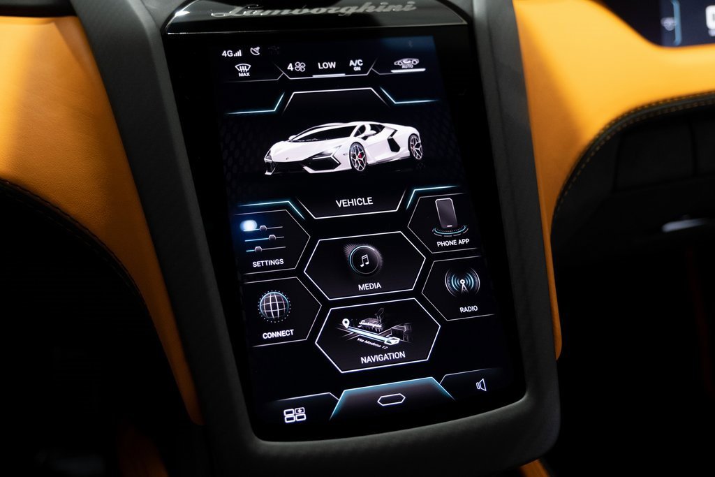 Used 2024 Lamborghini Revuelto image 30