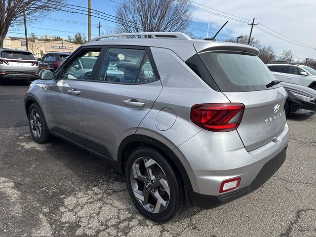 Certified 2023 Hyundai Venue SEL image 17