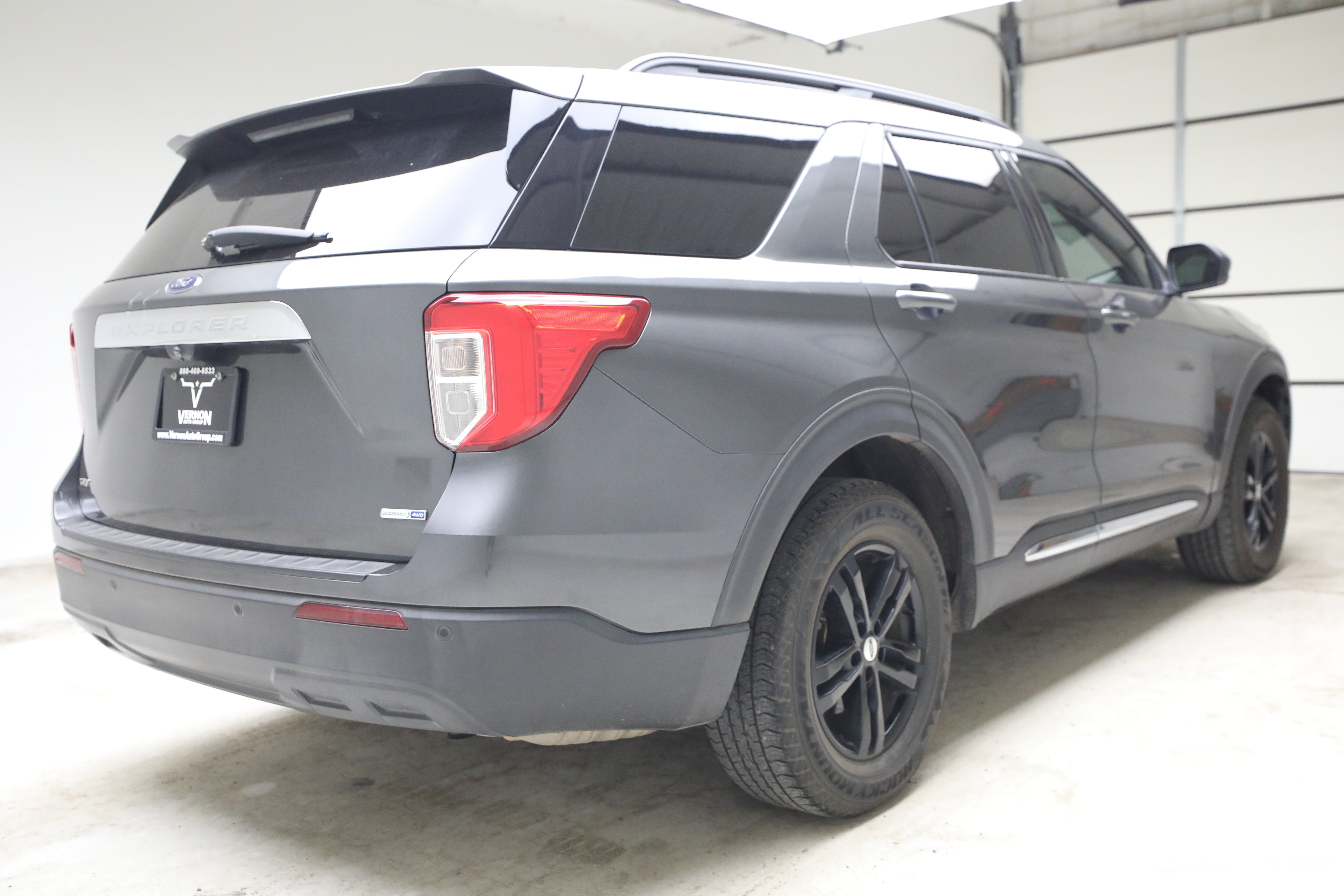 Used 2020 Ford Explorer XLT w/ Comfort Package AWD/4WD image 4