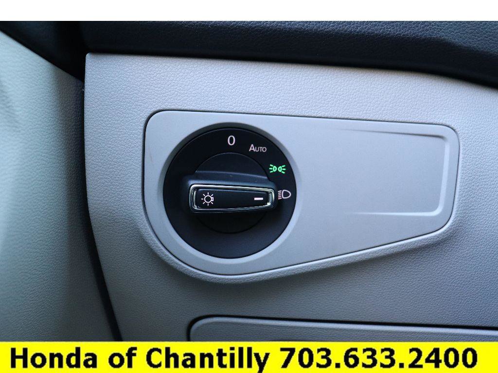 Used 2022 Volkswagen Tiguan SE R-Line image 20