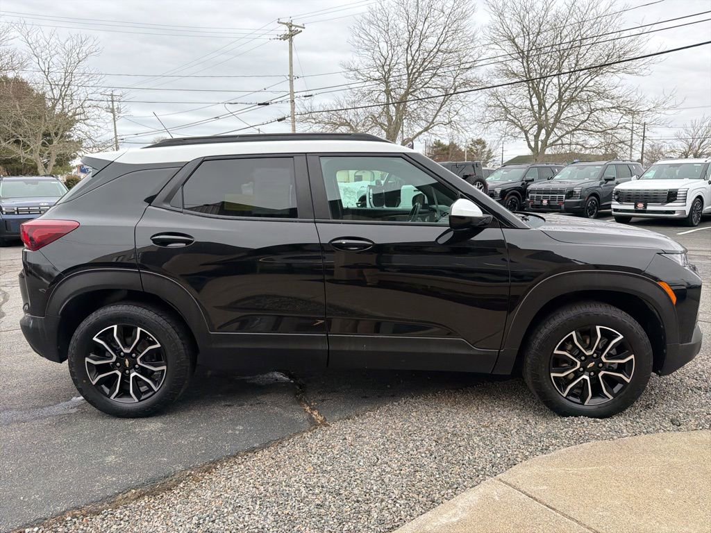 Used 2022 Chevrolet TrailBlazer ACTIV w/ Technology Package AWD/4WD image 4