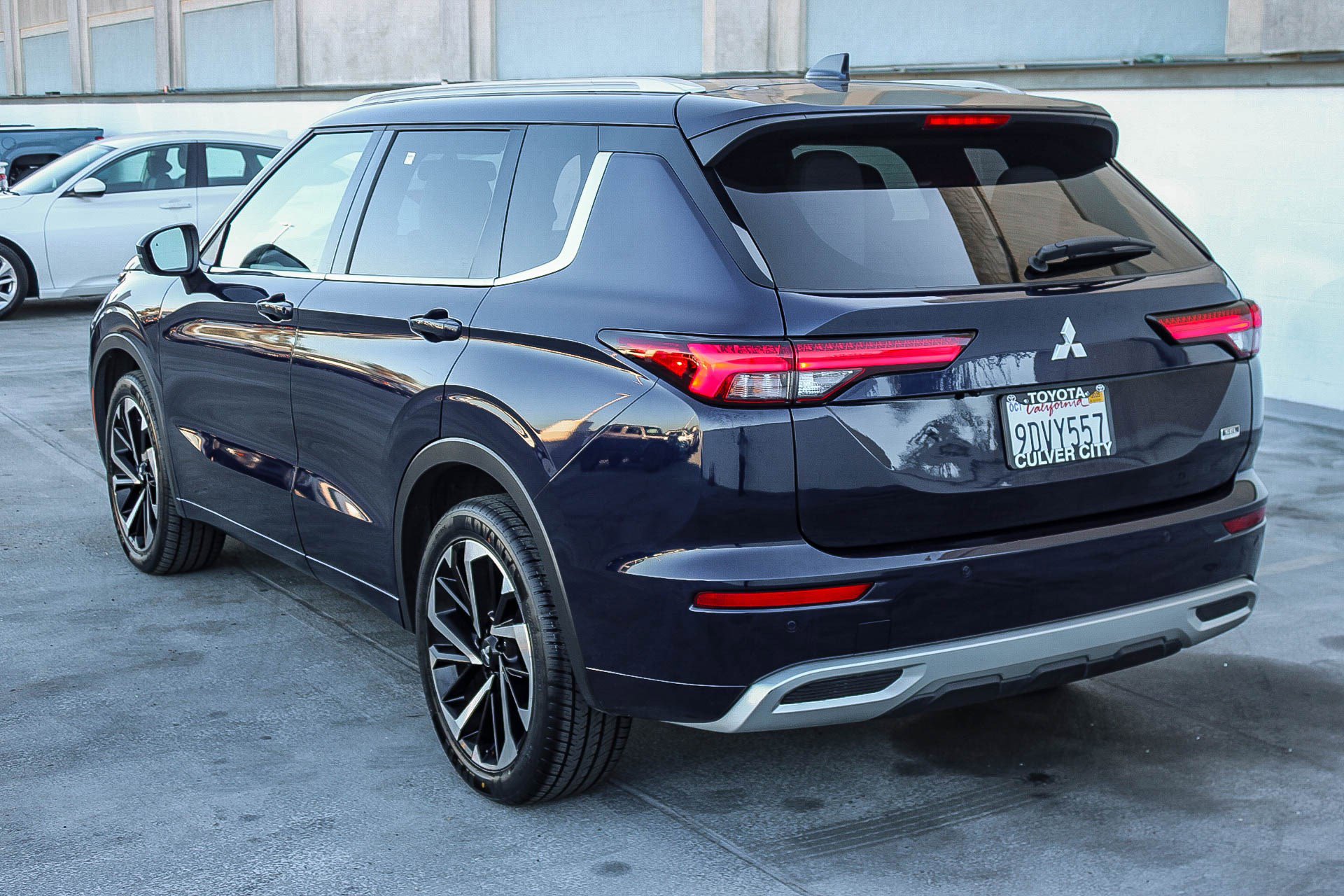 Used 2022 Mitsubishi Outlander SEL image 7