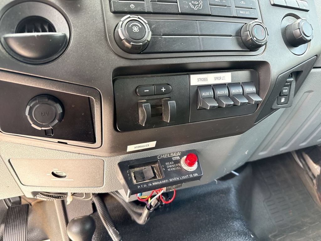 Used 2014 Ford F550 4x4 Regular Cab Super Duty image 17