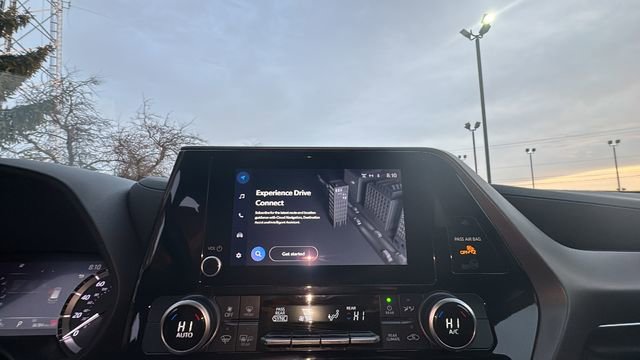 Used 2024 Toyota Highlander LE image 5