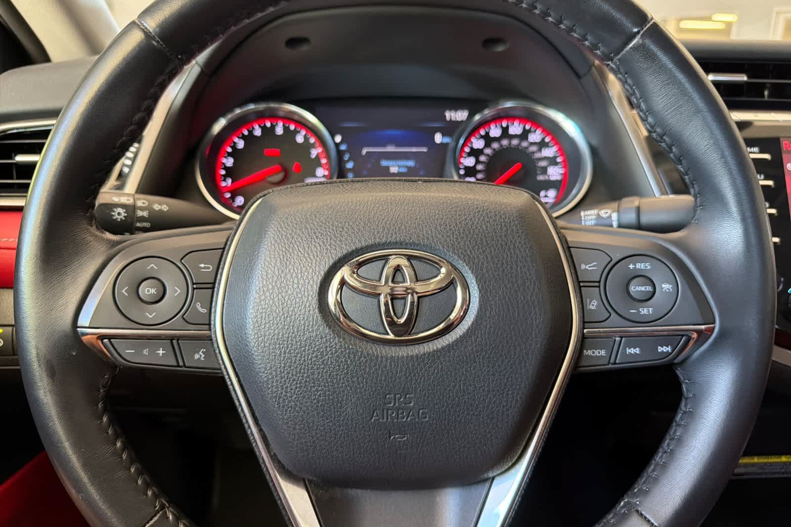 Used 2020 Toyota Camry XSE FWD image 23