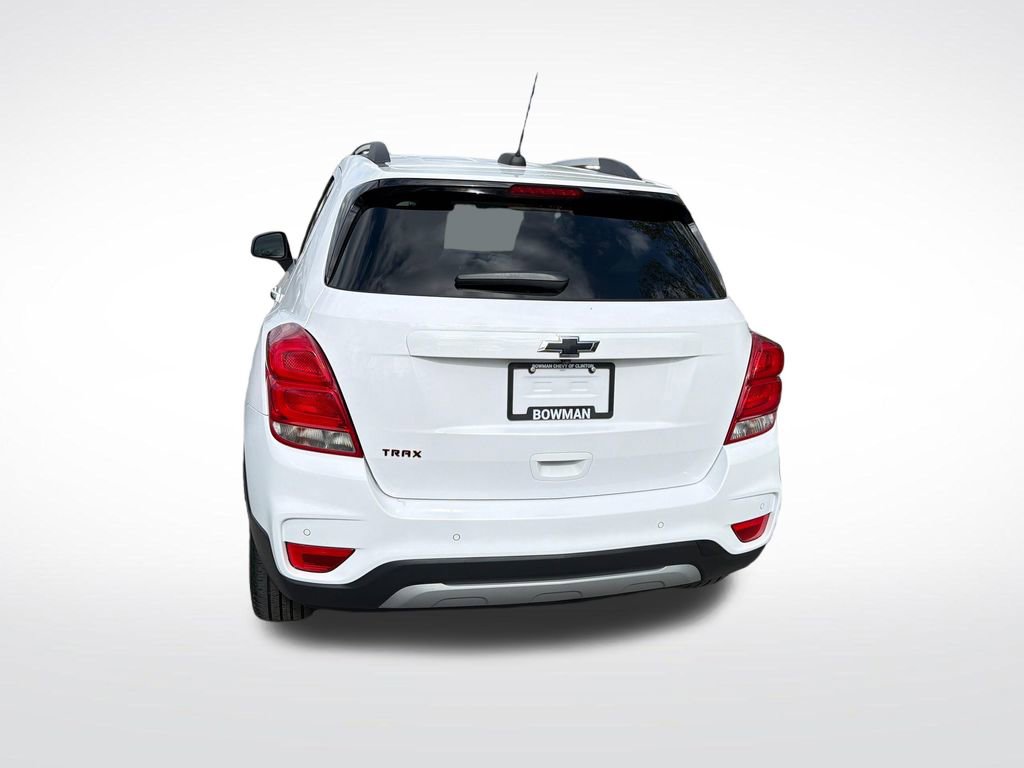 Used 2020 Chevrolet Trax LT w/ Sun & Sound Package FWD image 5