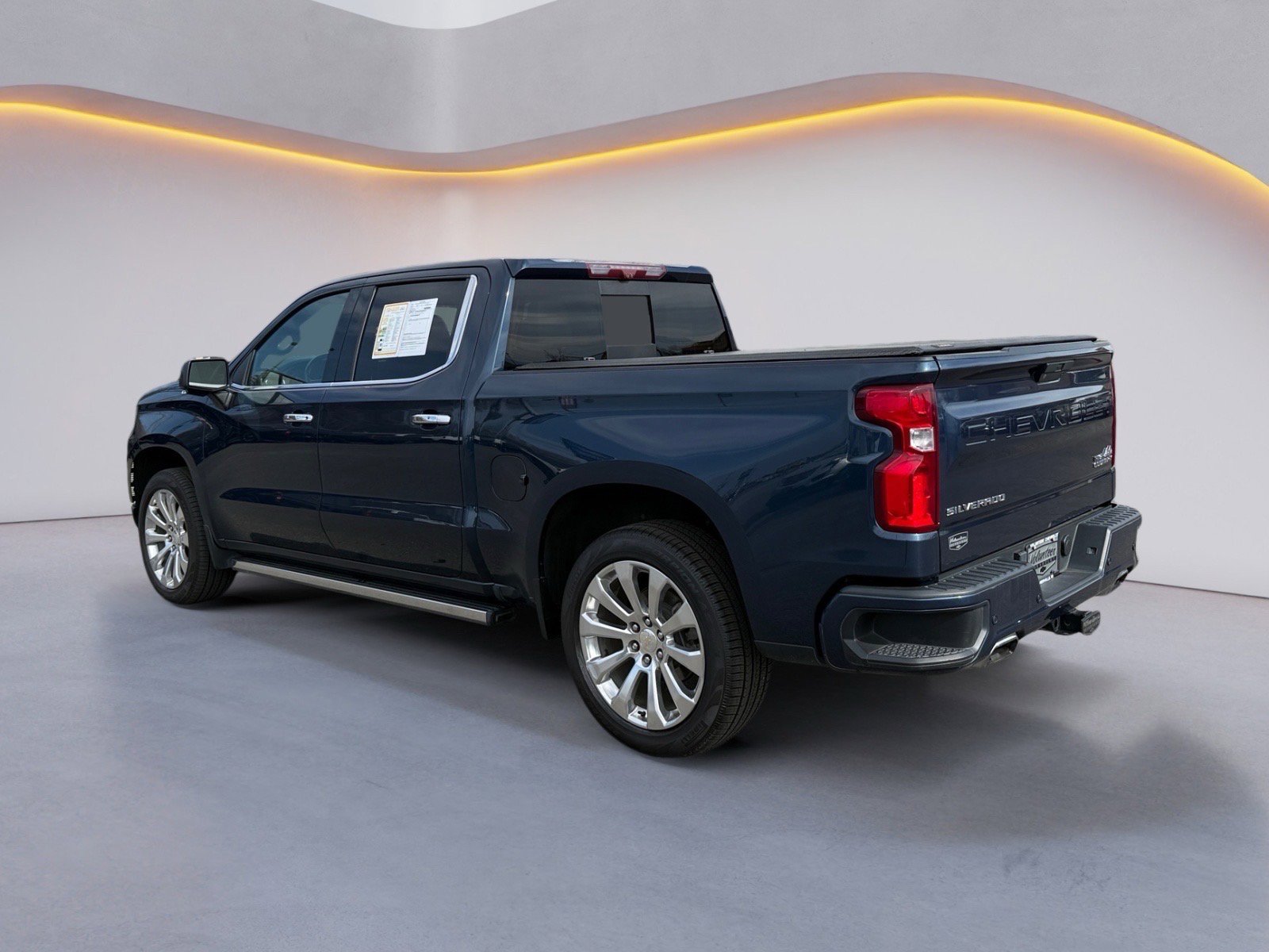 Used 2021 Chevrolet Silverado 1500 High Country w/ Technology Package image 5