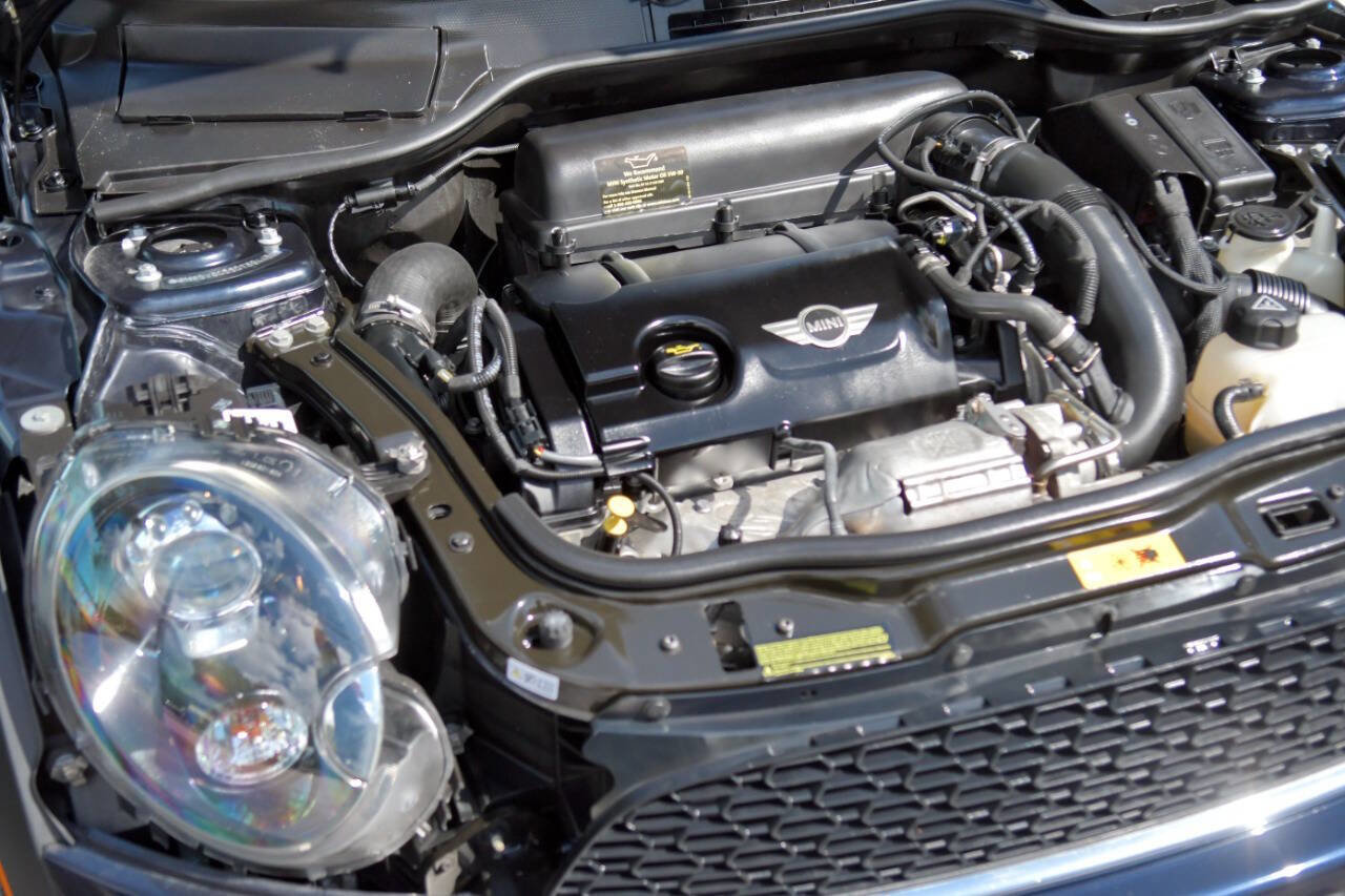 Used 2013 MINI Cooper S w/ Premium Pkg 2 FWD image 26