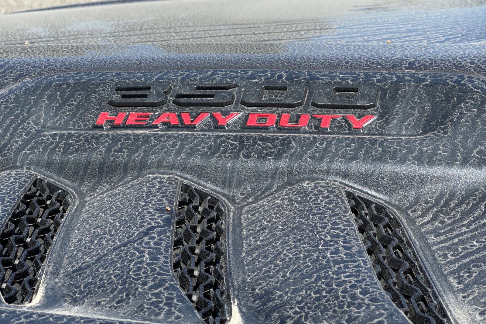 New 2026 RAM 3500 Laramie AWD/4WD image 25