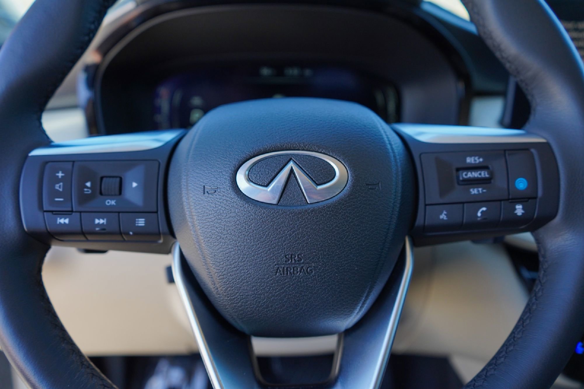 Certified 2023 INFINITI QX60 Luxe w/ Performance Audio Package image 10