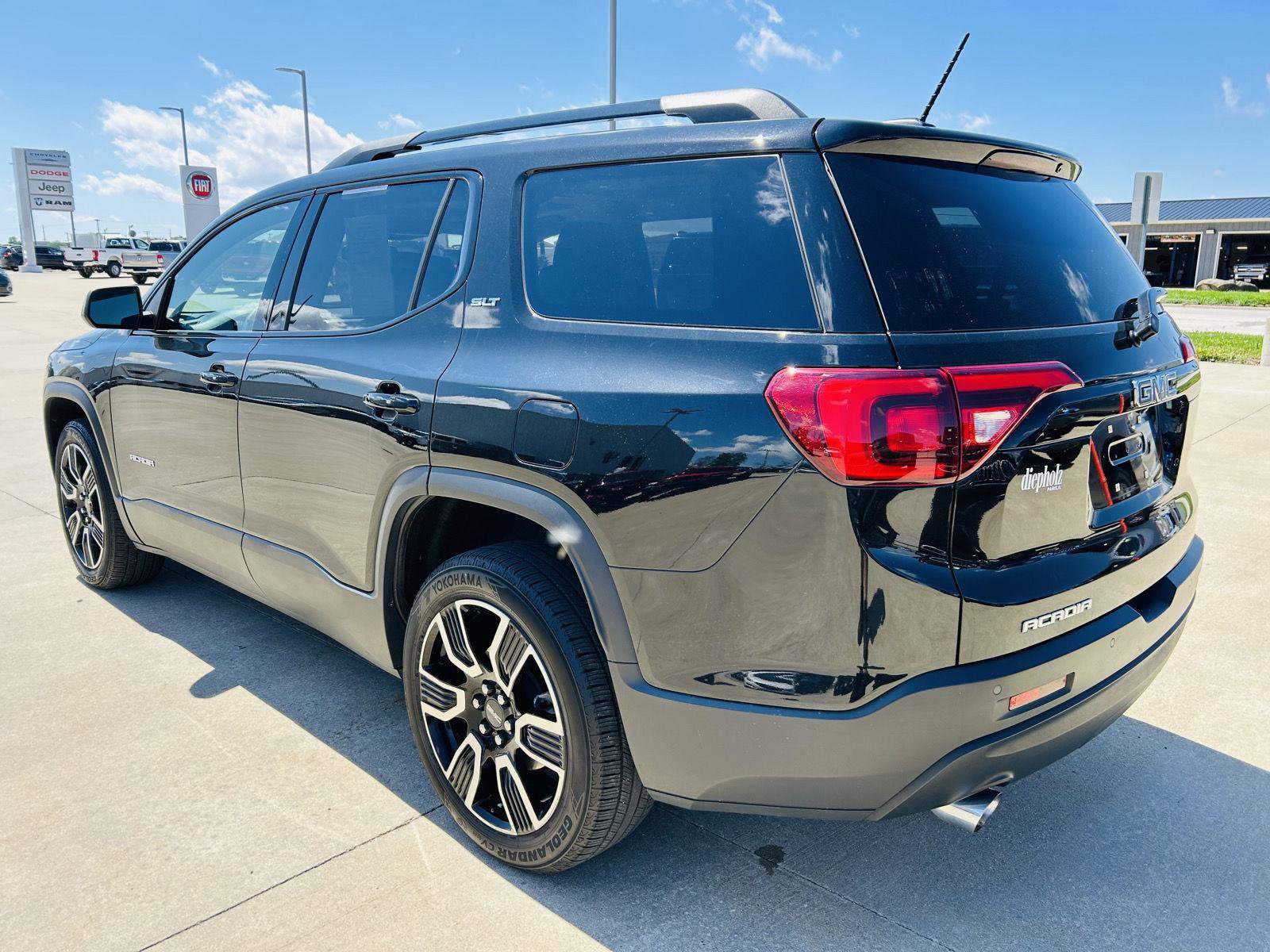 Used 2019 GMC Acadia SLT w/ Black Edition image 42