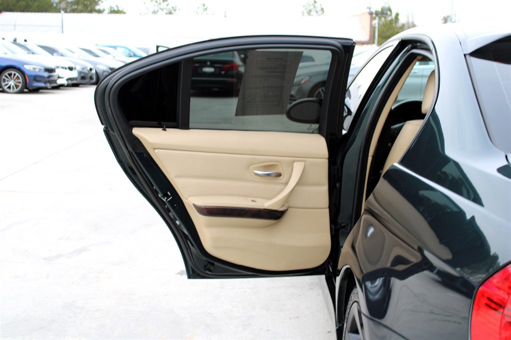 Used 2006 BMW 325xi Sedan image 33