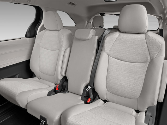 Used 2025 Toyota Sienna XSE AWD/4WD image 11