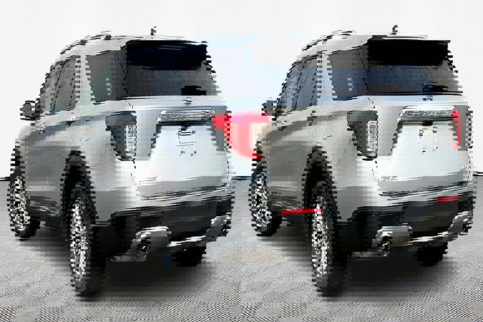 Used 2021 Ford Explorer Limited w/ Equipment Group 301A image 4