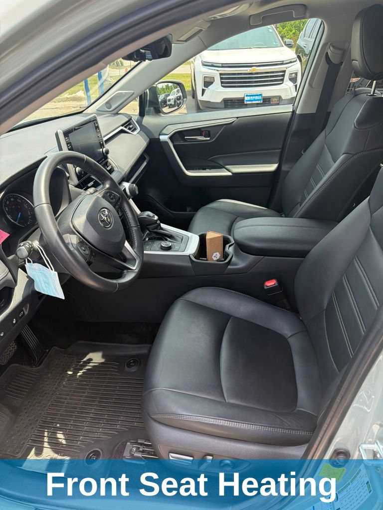 Used 2022 Toyota RAV4 XLE Premium AWD/4WD image 19