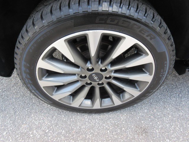Used 2021 Lincoln Navigator Reserve w/ Luxury Package AWD/4WD image 12