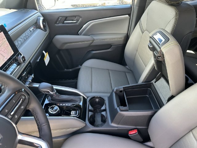 New 2026 Chevrolet Colorado ZR2 w/ Technology Package AWD/4WD image 29