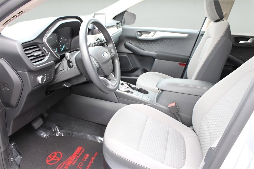 Used 2020 Ford Escape SE image 8