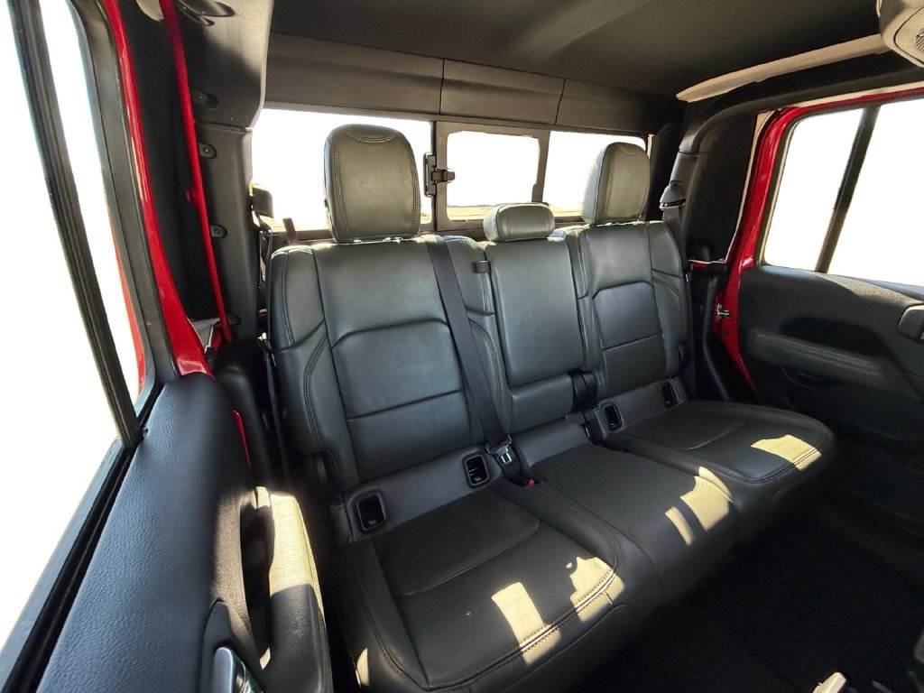 Used 2025 Jeep Gladiator Mojave AWD/4WD image 30