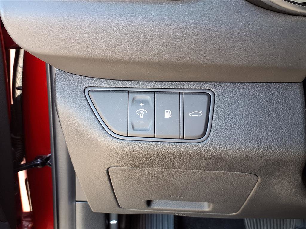 Used 2023 Genesis G70 2.0T image 22