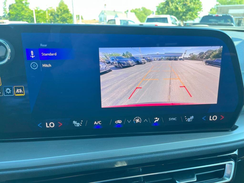 Certified 2025 Chevrolet Traverse LT image 23