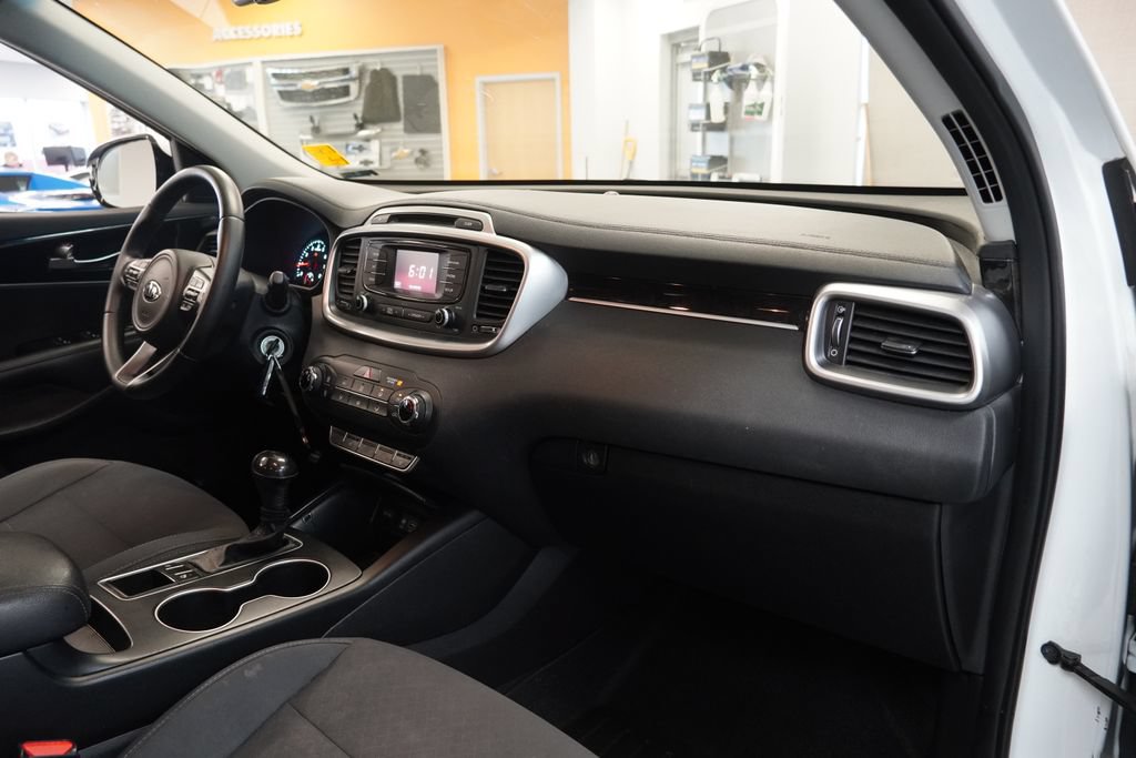 Used 2016 Kia Sorento FWD w/ LX Convenience Package image 32