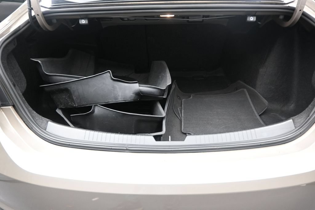 Used 2022 Chevrolet Malibu RS FWD image 19
