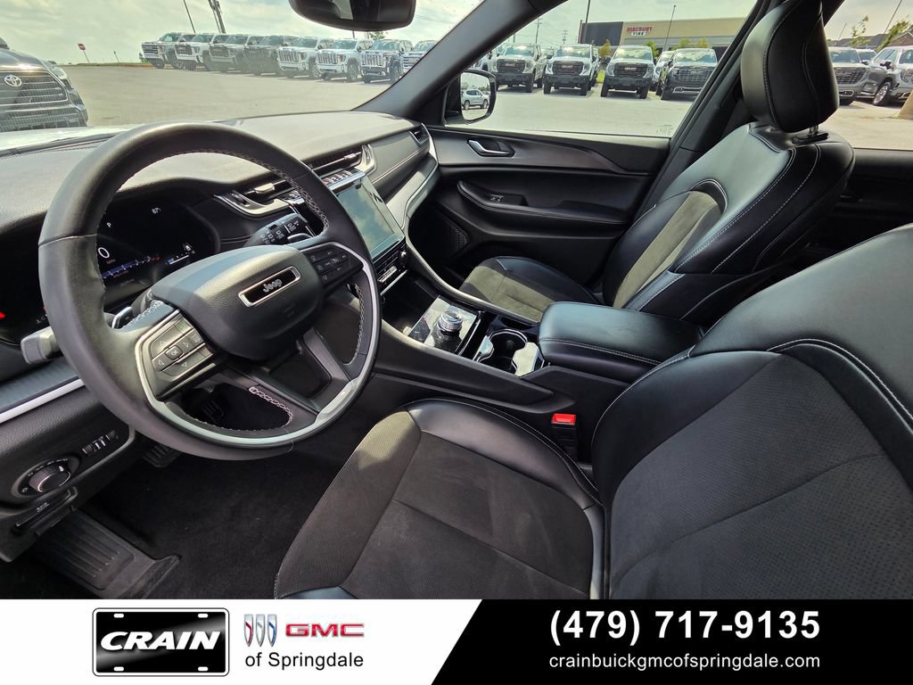 Used 2023 Jeep Grand Cherokee L Laredo AWD/4WD image 10