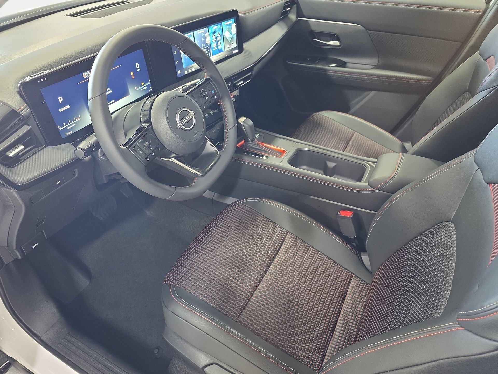 New 2026 Nissan Kicks SR w/ Cold Weather Package AWD/4WD image 16