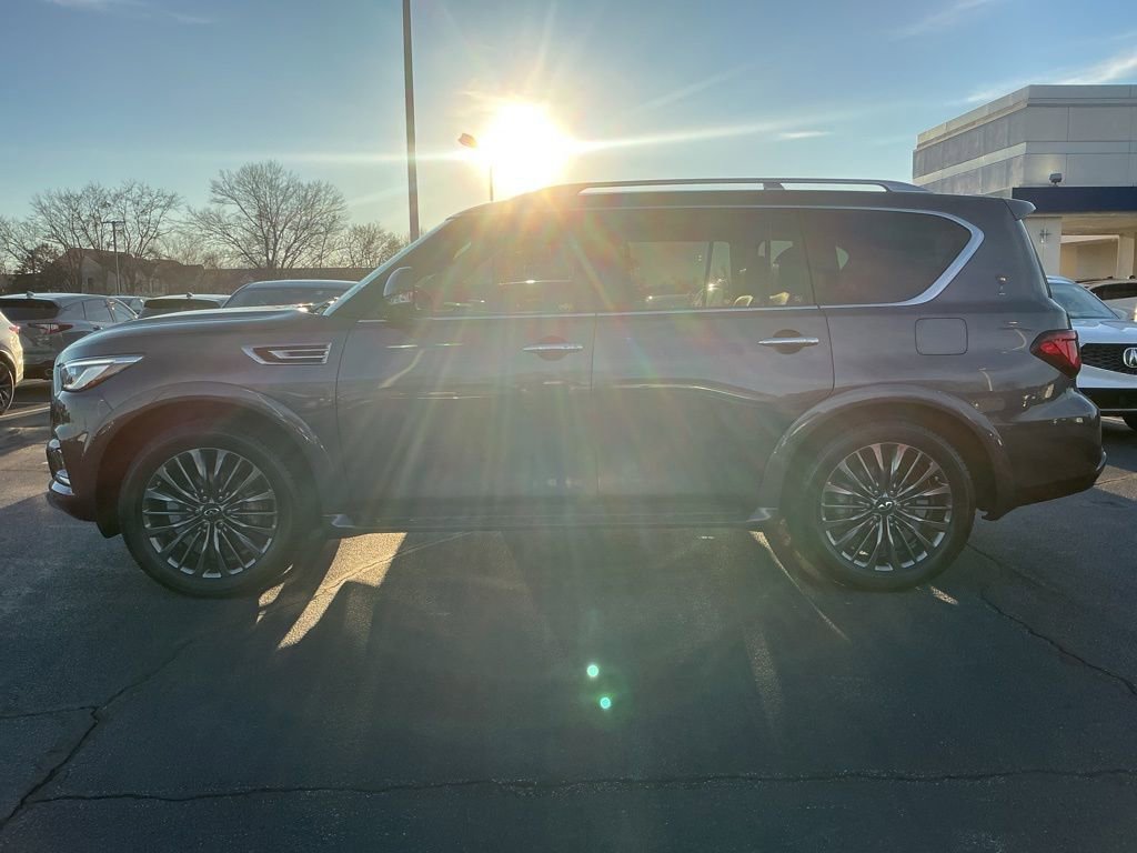 Used 2022 INFINITI QX80 Premium Select w/ Cargo Package image 2