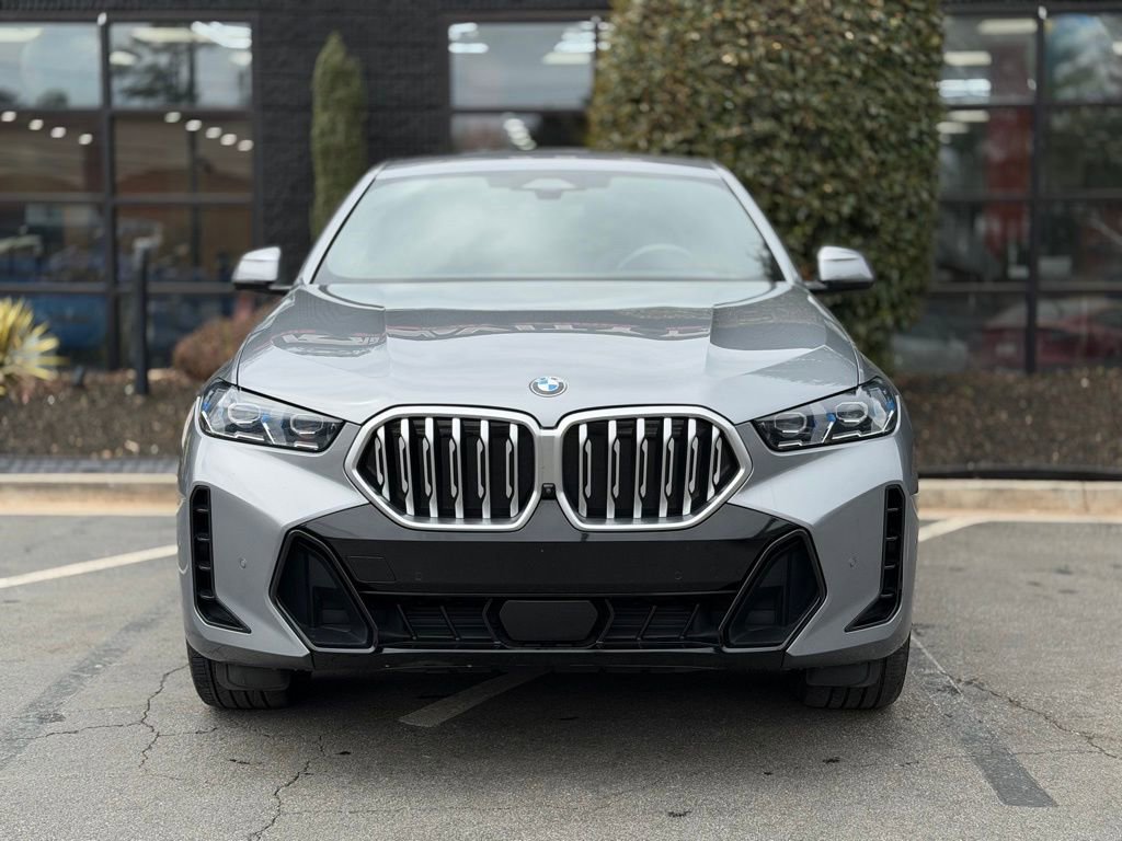 Used 2025 BMW X6 xDrive40i AWD/4WD image 3