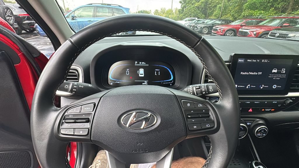 Used 2026 Hyundai Venue SEL FWD image 15