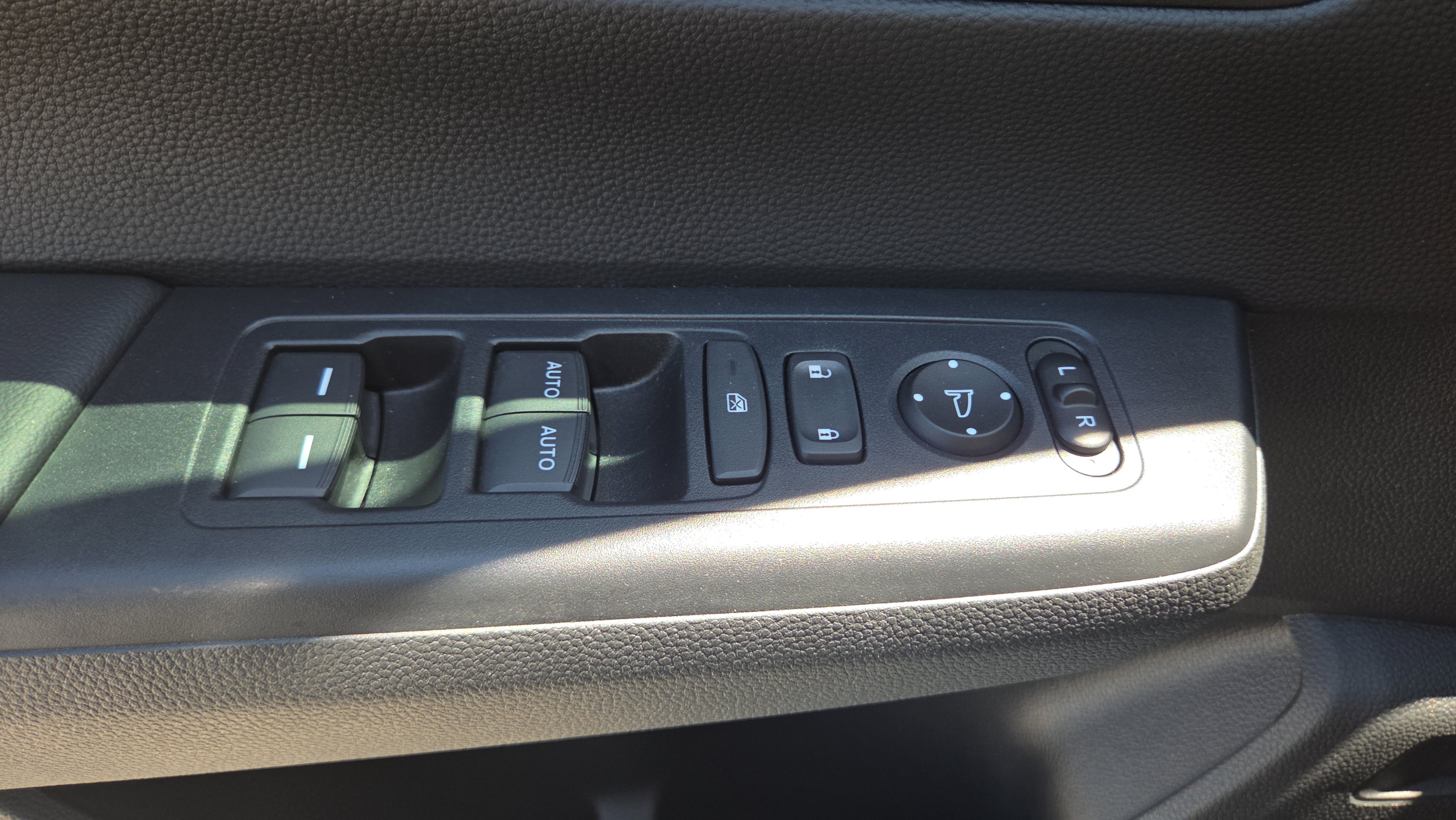 Certified 2024 Honda CR-V EX image 33