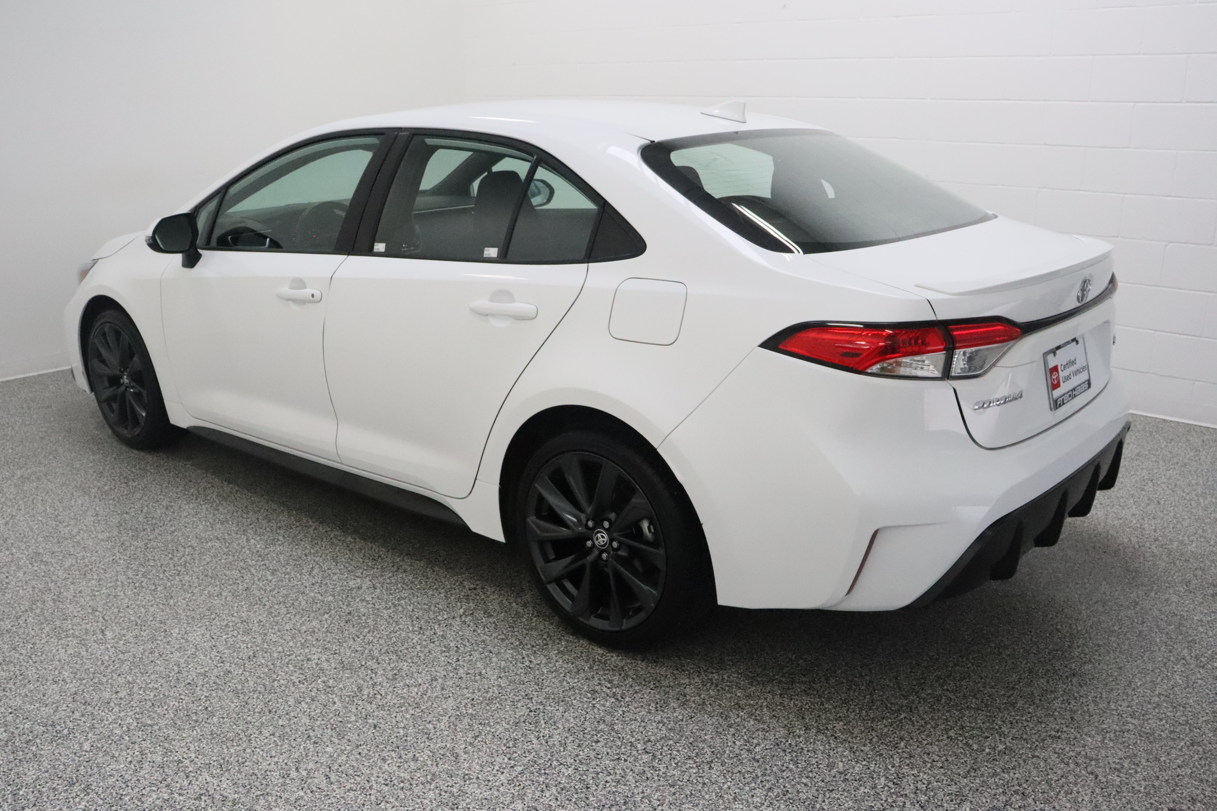 Certified 2024 Toyota Corolla SE FWD image 9