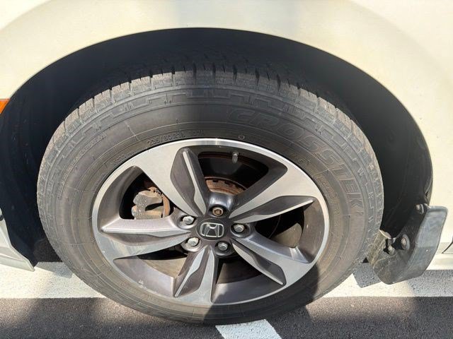Used 2018 Honda Odyssey Touring image 3