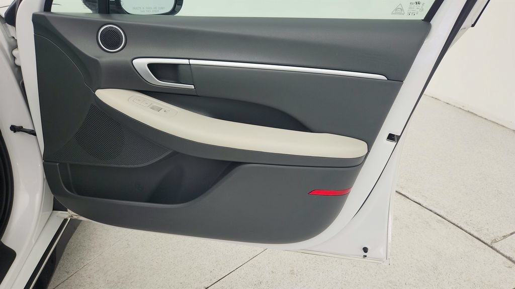 Used 2025 Hyundai Sonata SEL FWD image 25