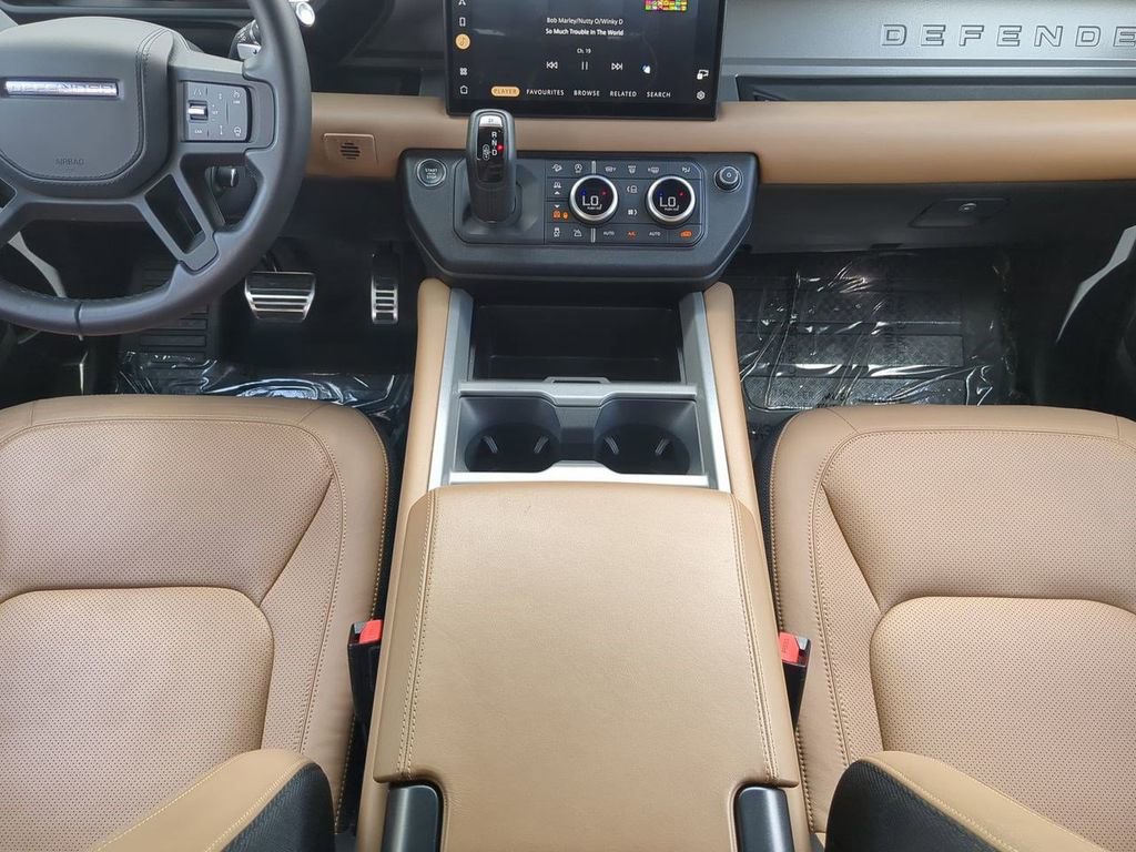 Used 2025 Land Rover Defender 130 V8 image 19