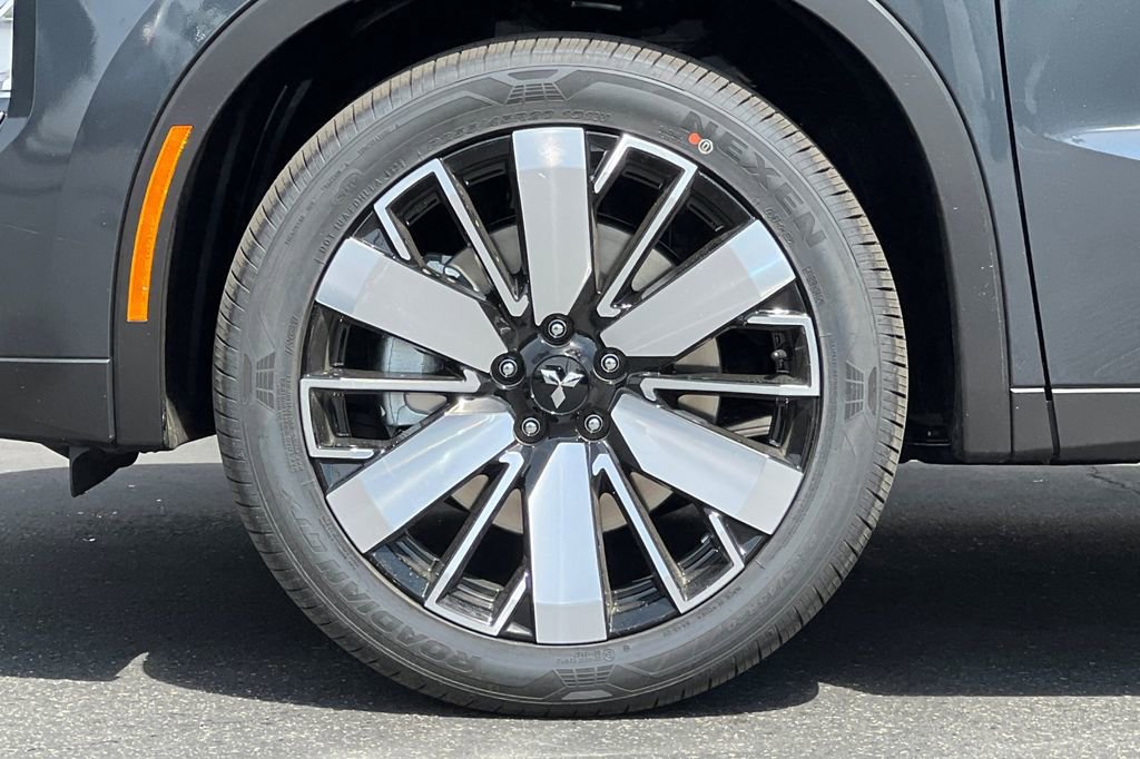 New 2026 Mitsubishi Outlander SE image 26