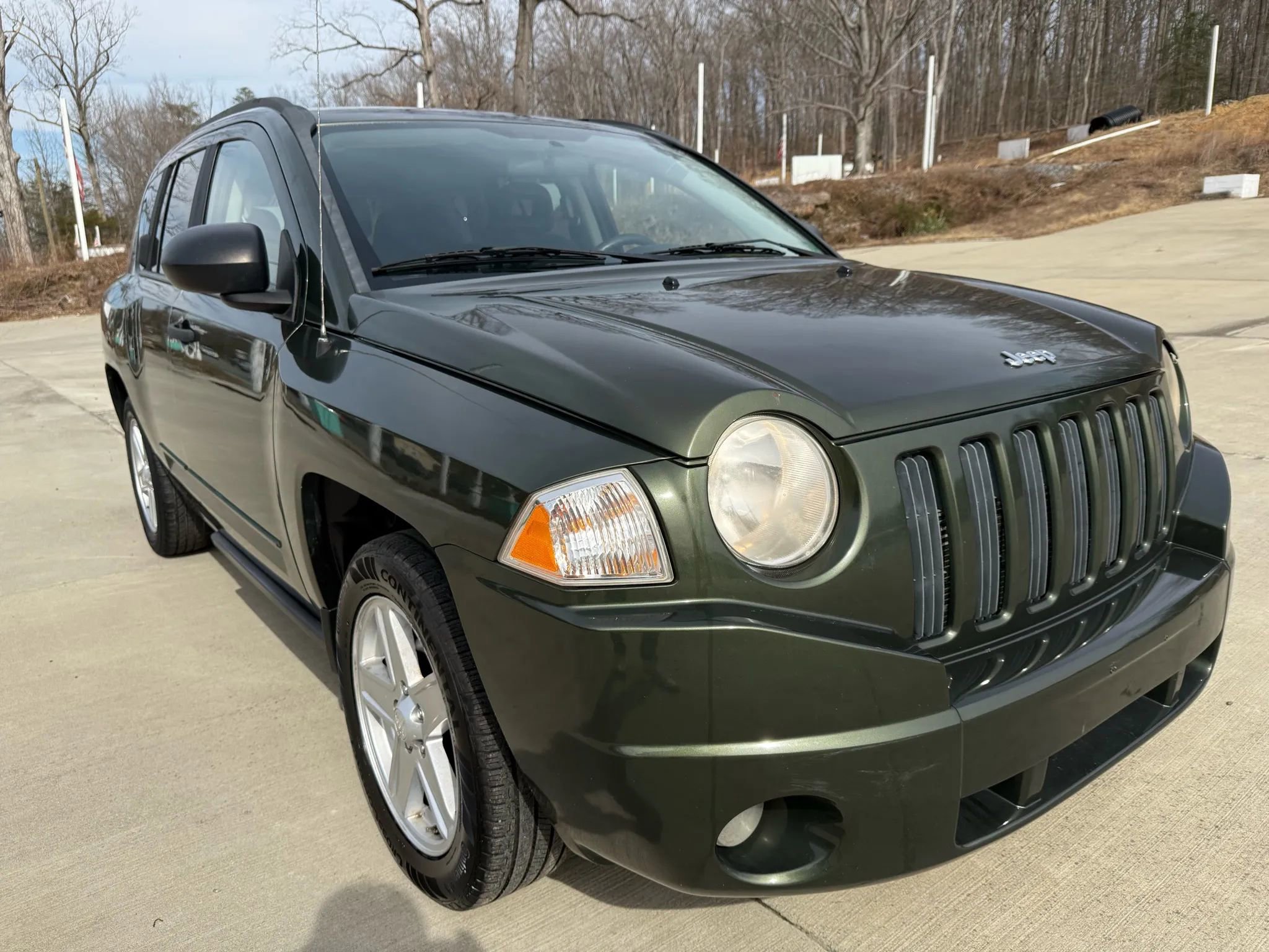 Used 2009 Jeep Compass Sport image 3