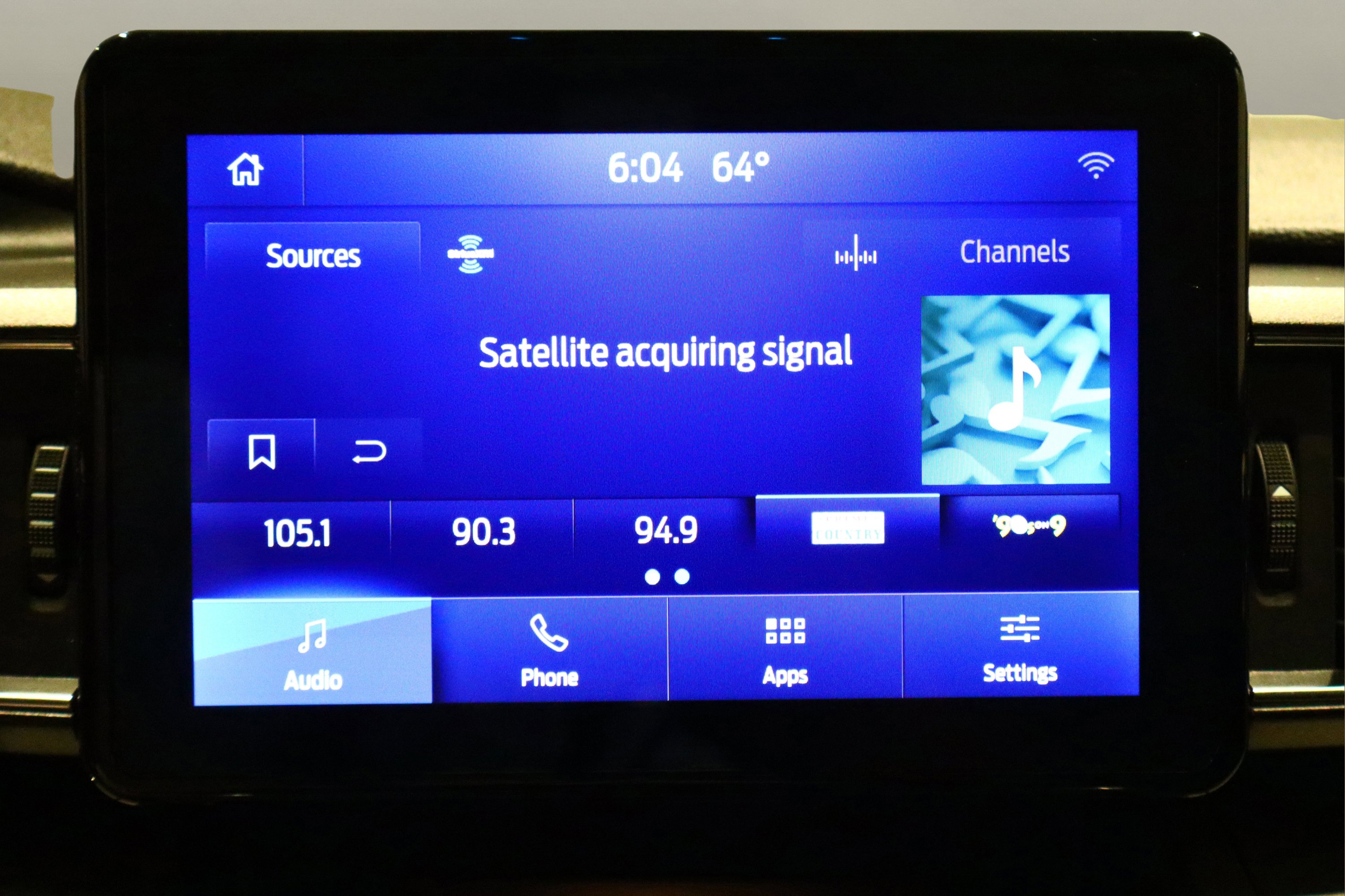 Used 2024 Ford Explorer XLT w/ Equipment Group 202A image 32